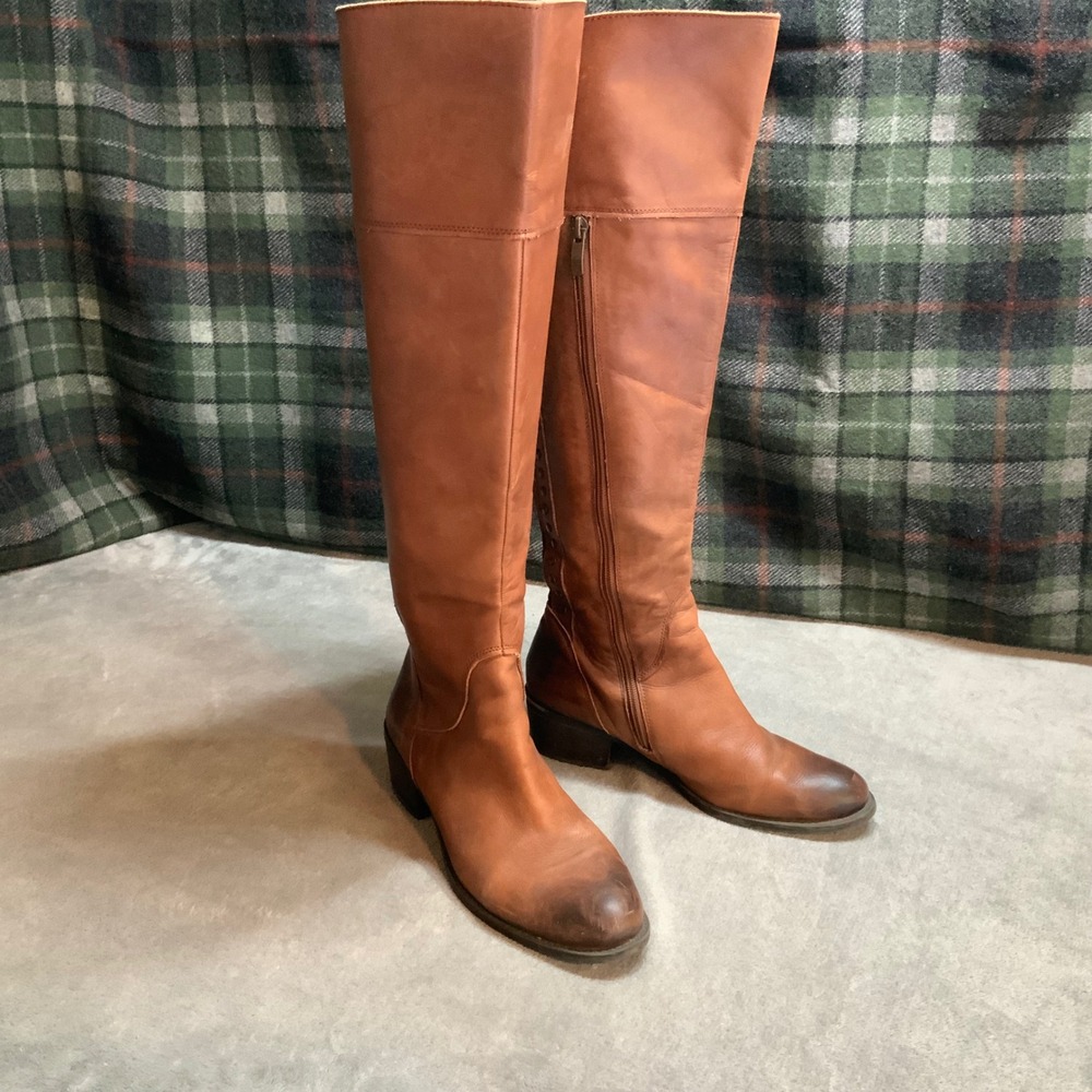 Vince Camuto Camus Tan Leather Studded Tall Riding Boots Womens Size 8